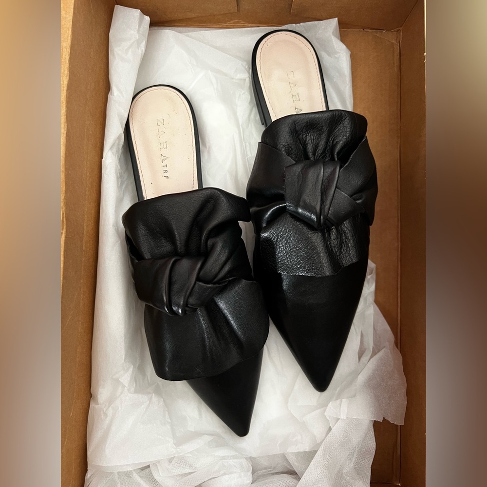 Zara Pointed Toe Black Leather Mules sz 39
